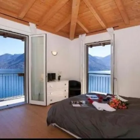 Apartamento Attico Con Grande Terrazza Vista Argegno